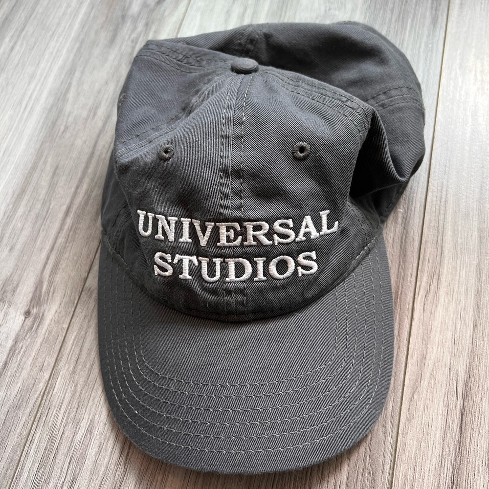UNIVERSAL STUDIOS GREY BASEBALL CAP HAT
